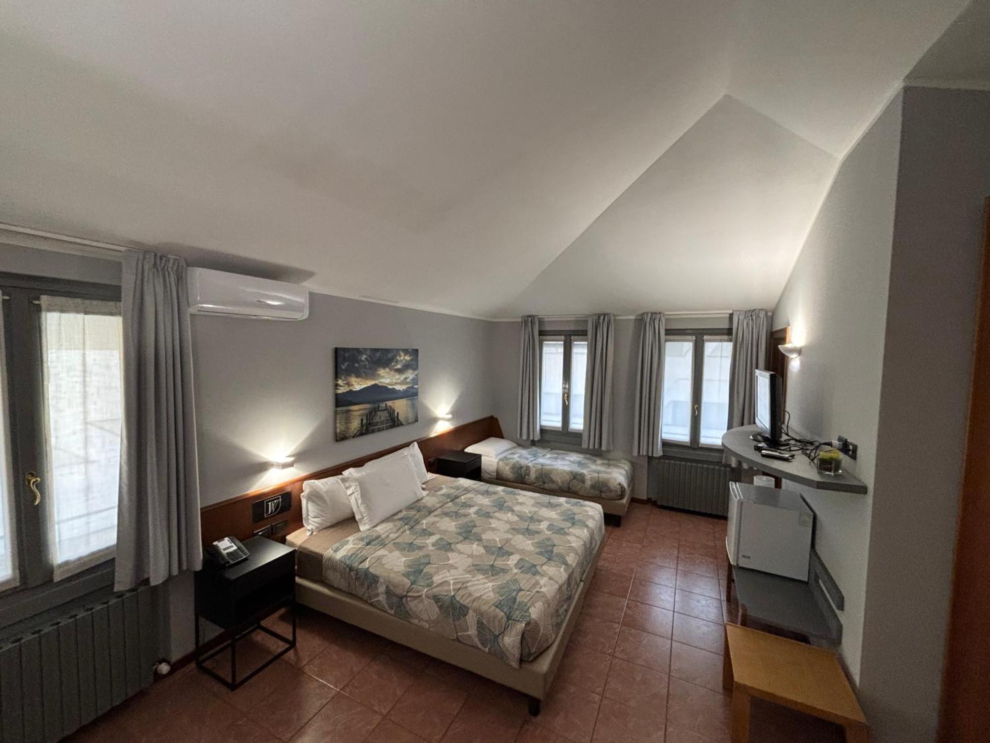 Villa Nasti Hotel Ristorante Canzo ภายนอก รูปภาพ
